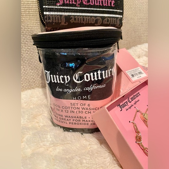 Juicy Couture 3 pc Set, MSRP $148 Wristlet,
charm bracelet, wash clothes 💋 NEW - Picture 6 of 7